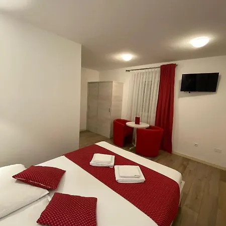 B&b-ld לינה וארוחת בוקר פולה