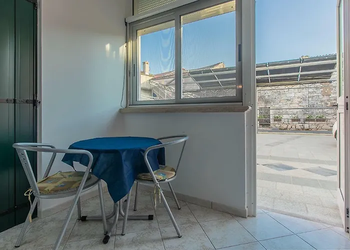 B&b-ld Couette-café Pula