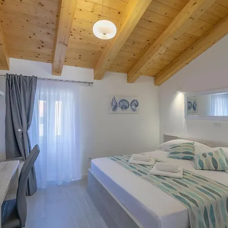 B&b-ld krevet i doručak 4*