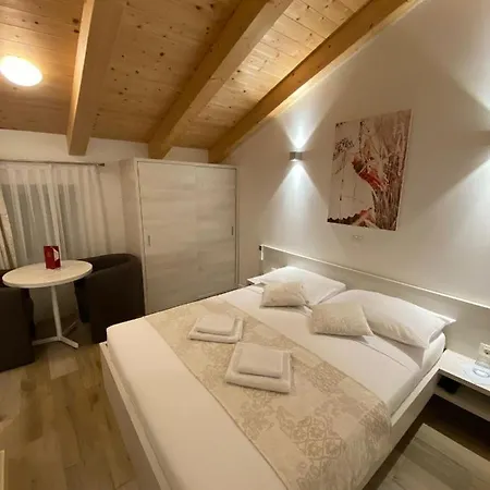 B&b-ld Póla