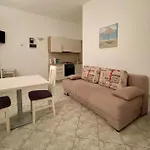 B&b-ld فندق مبيت وإفطار 4*